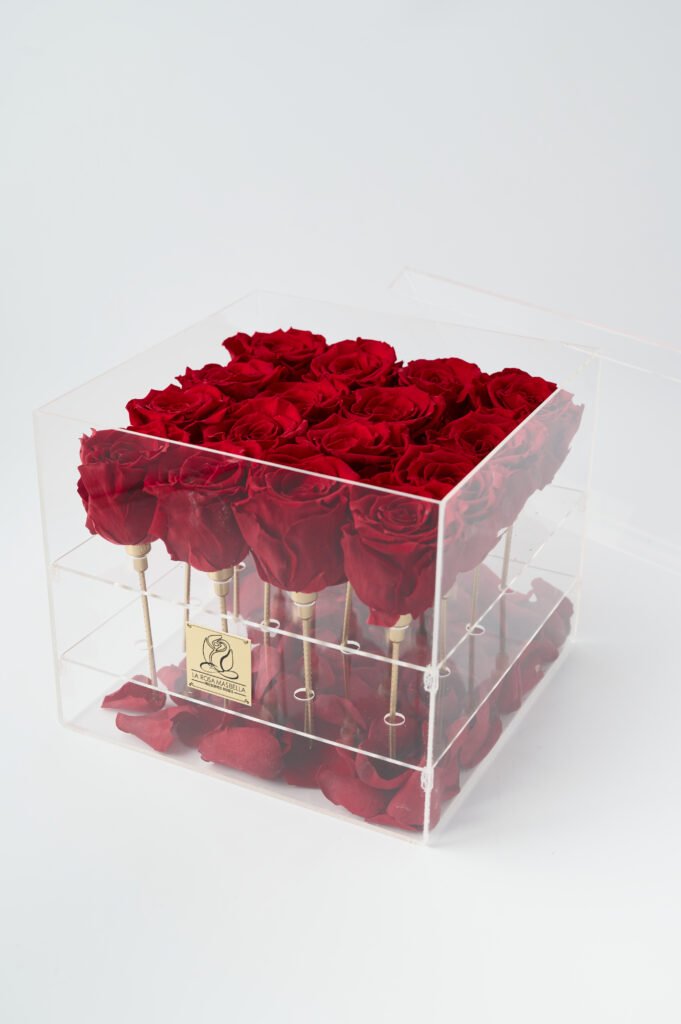Caja Floral Tallos metálicos 16 Rosas